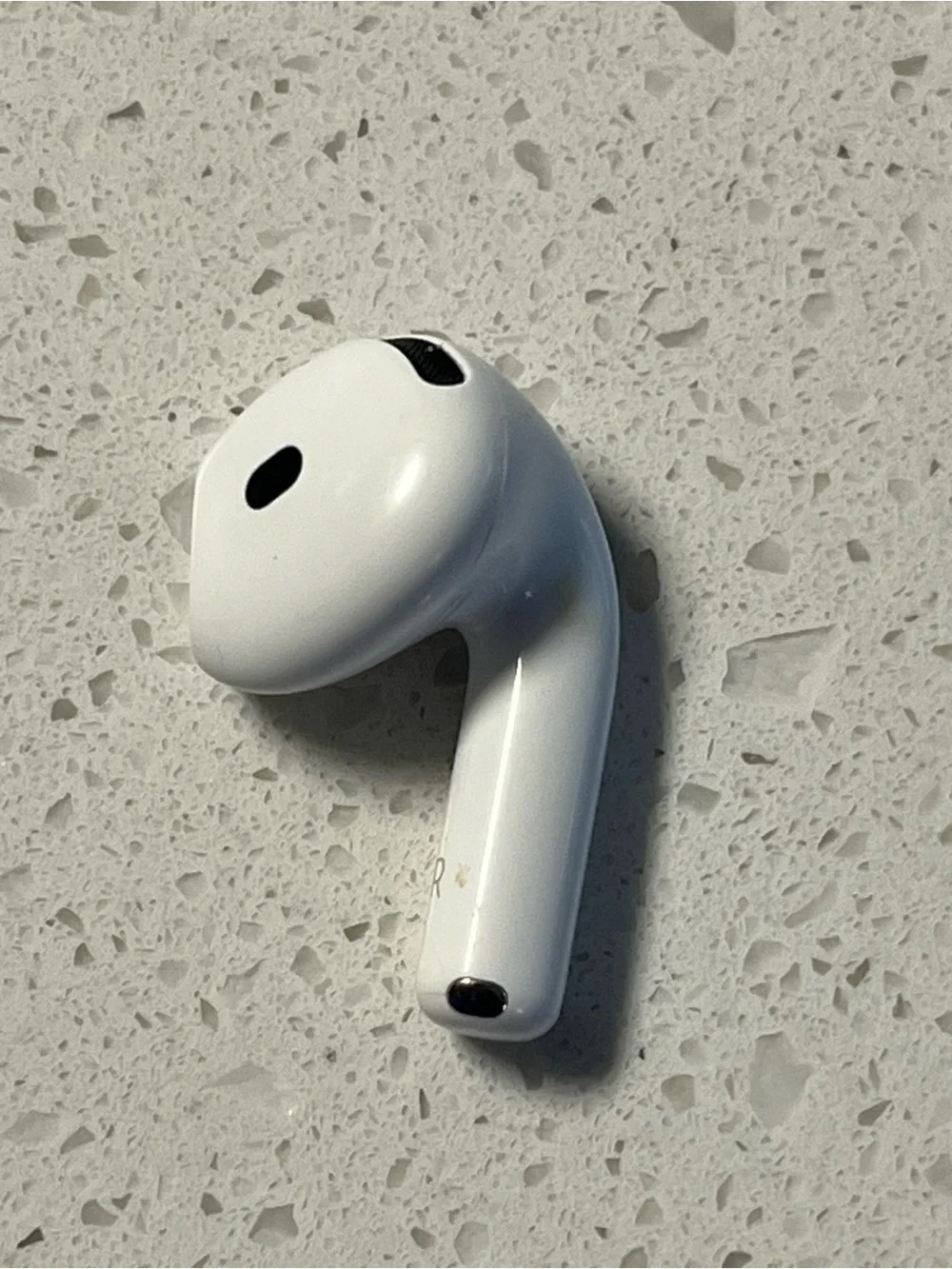 Genuine Apple AirPods 4 (R) A3050 Right side Replacement ONLY